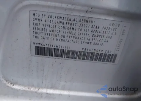 2007 Volkswagen Rabbit 4-Door из США, поврежденный, VIN WVWCS71K47W019819